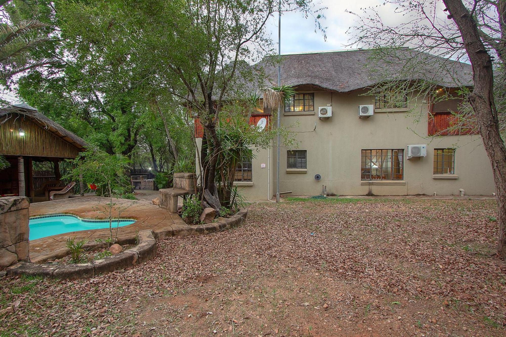 Marloth Kruger Little Manor Villa Marloth Park Exterior photo